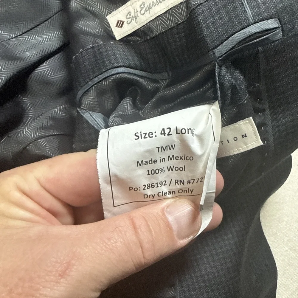 Joseph Abboud small flaw